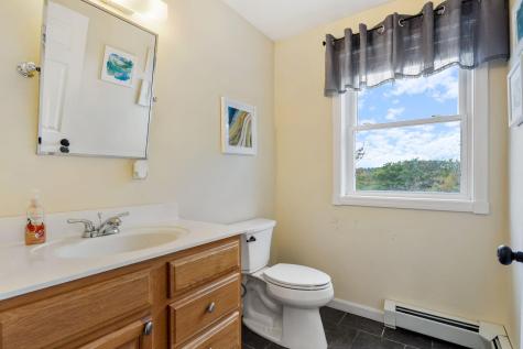 29 High Point Place Bradley ME 04411