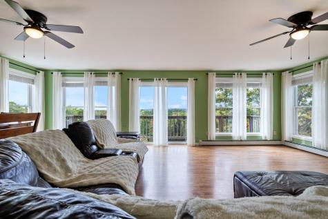 29 High Point Place Bradley ME 04411