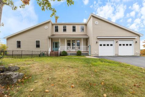 29 High Point Place Bradley ME 04411