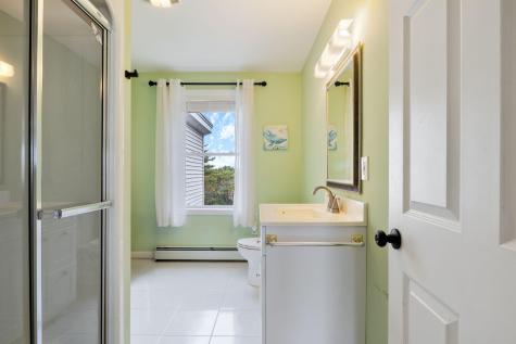 29 High Point Place Bradley ME 04411