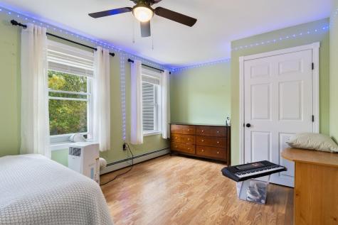 29 High Point Place Bradley ME 04411