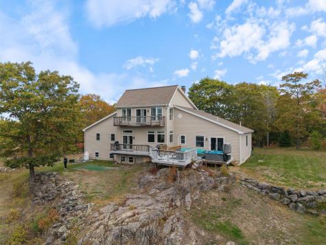 29 High Point Place Bradley ME 04411