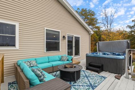 29 High Point Place Bradley ME 04411