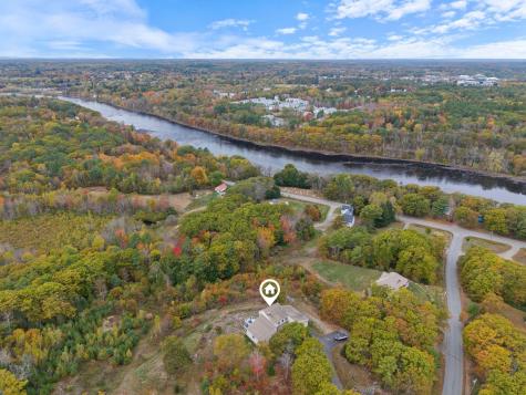 29 High Point Place Bradley ME 04411