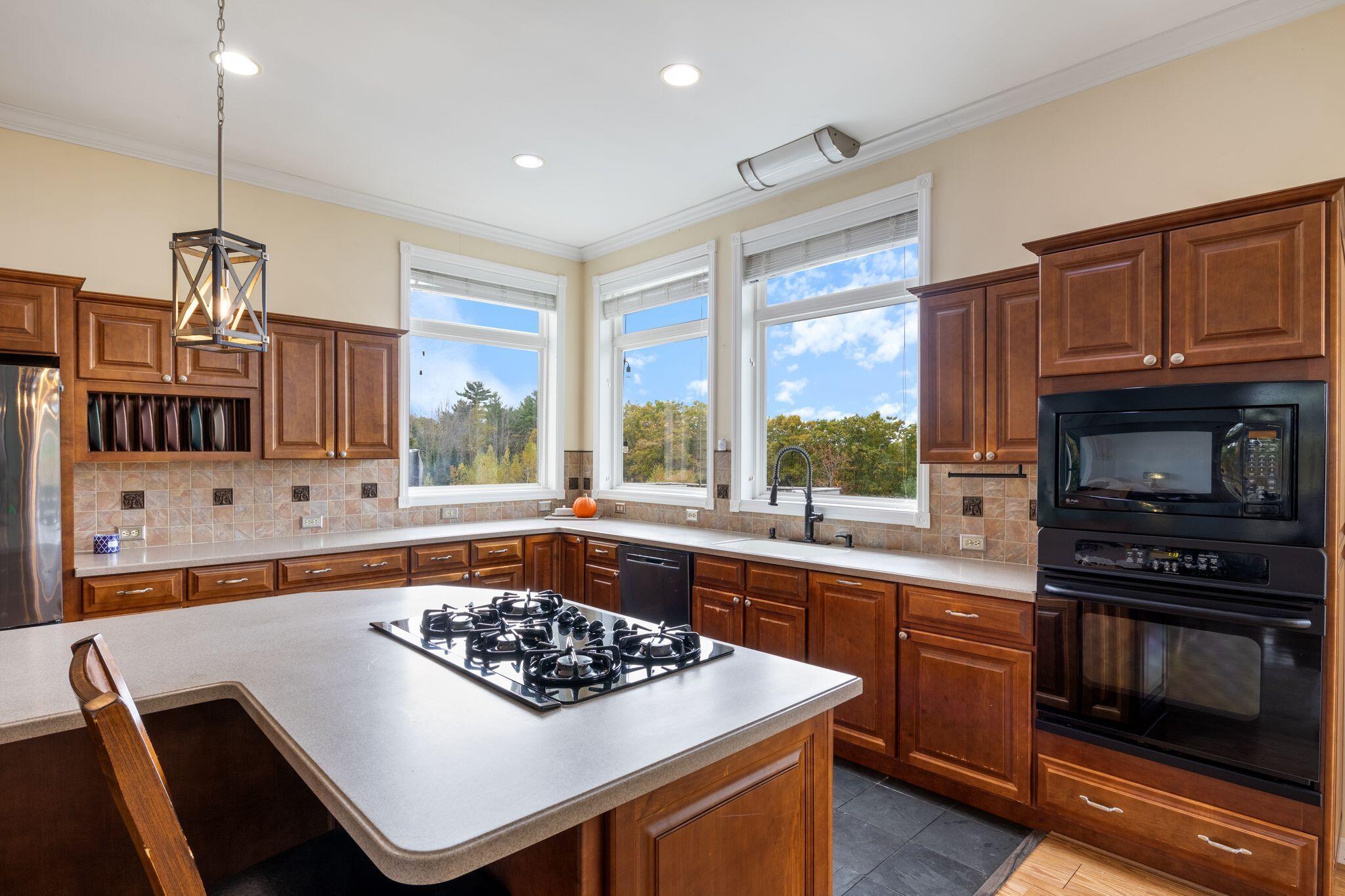 29 High Point Place Bradley ME 04411