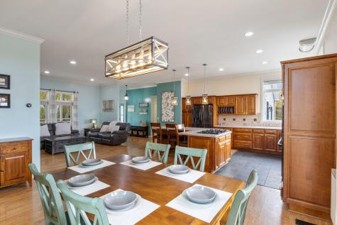 29 High Point Place Bradley ME 04411