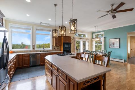 29 High Point Place Bradley ME 04411