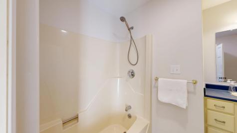 4 Old Lisbon Road Lewiston ME 04240