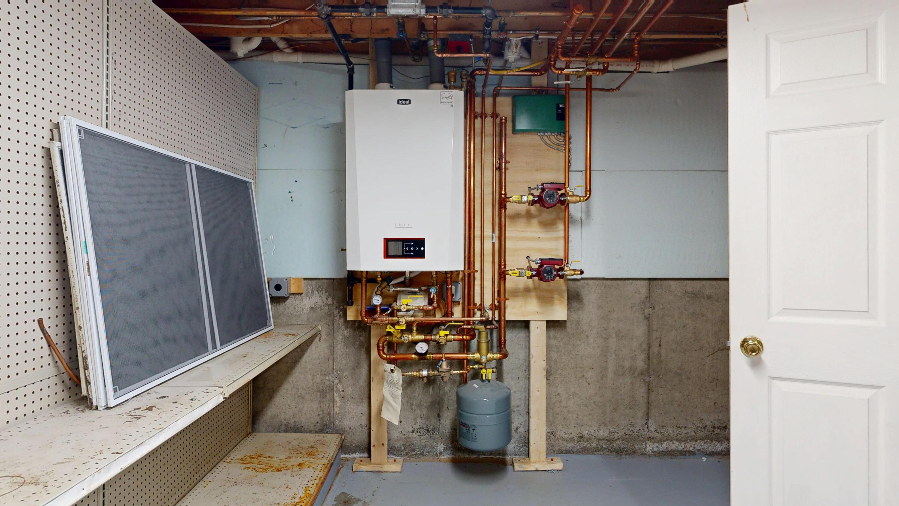 4 Old Lisbon Road Lewiston ME 04240