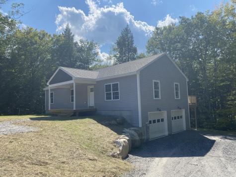 27 Eisenhower Court Naples ME 04055