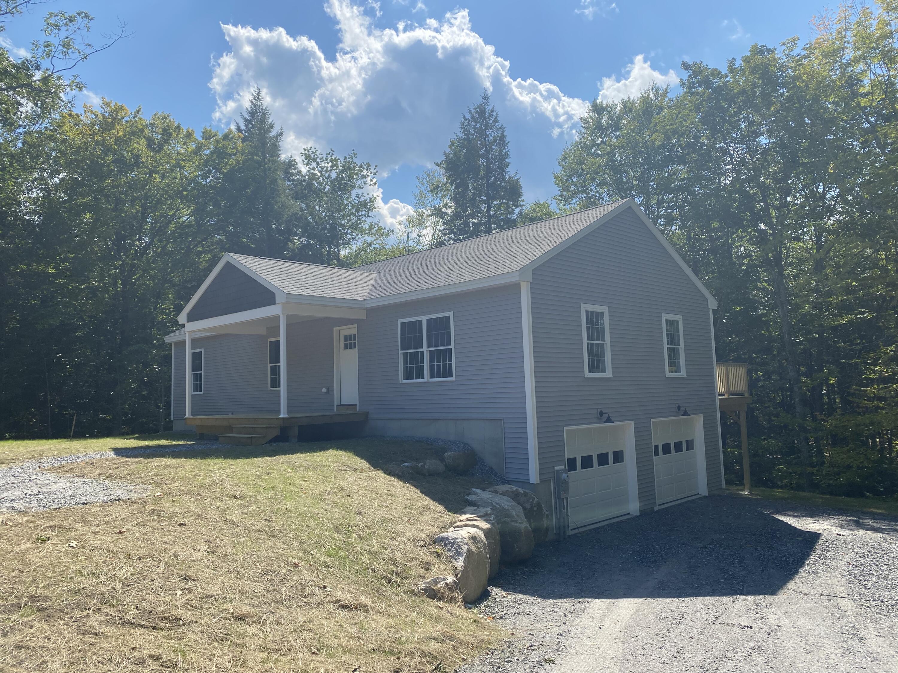 27 Eisenhower Court Naples ME 04055
