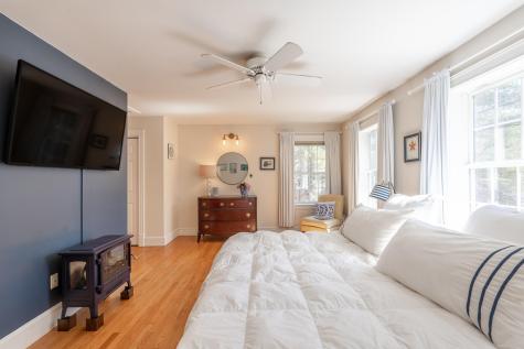 12 Wyman Way Cumberland ME 04021