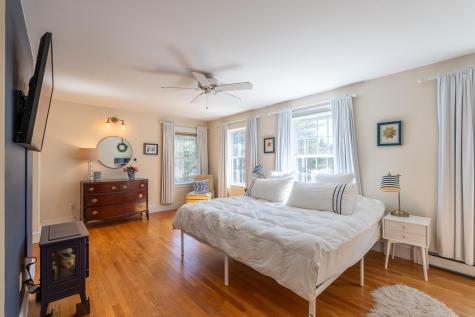 12 Wyman Way Cumberland ME 04021