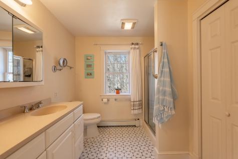 12 Wyman Way Cumberland ME 04021