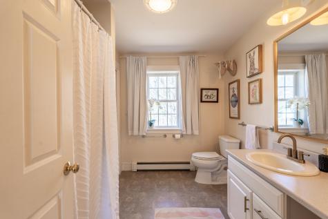 12 Wyman Way Cumberland ME 04021