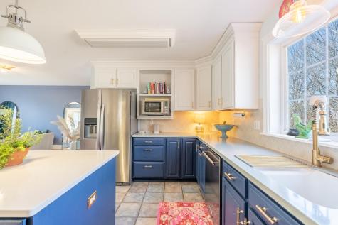 12 Wyman Way Cumberland ME 04021