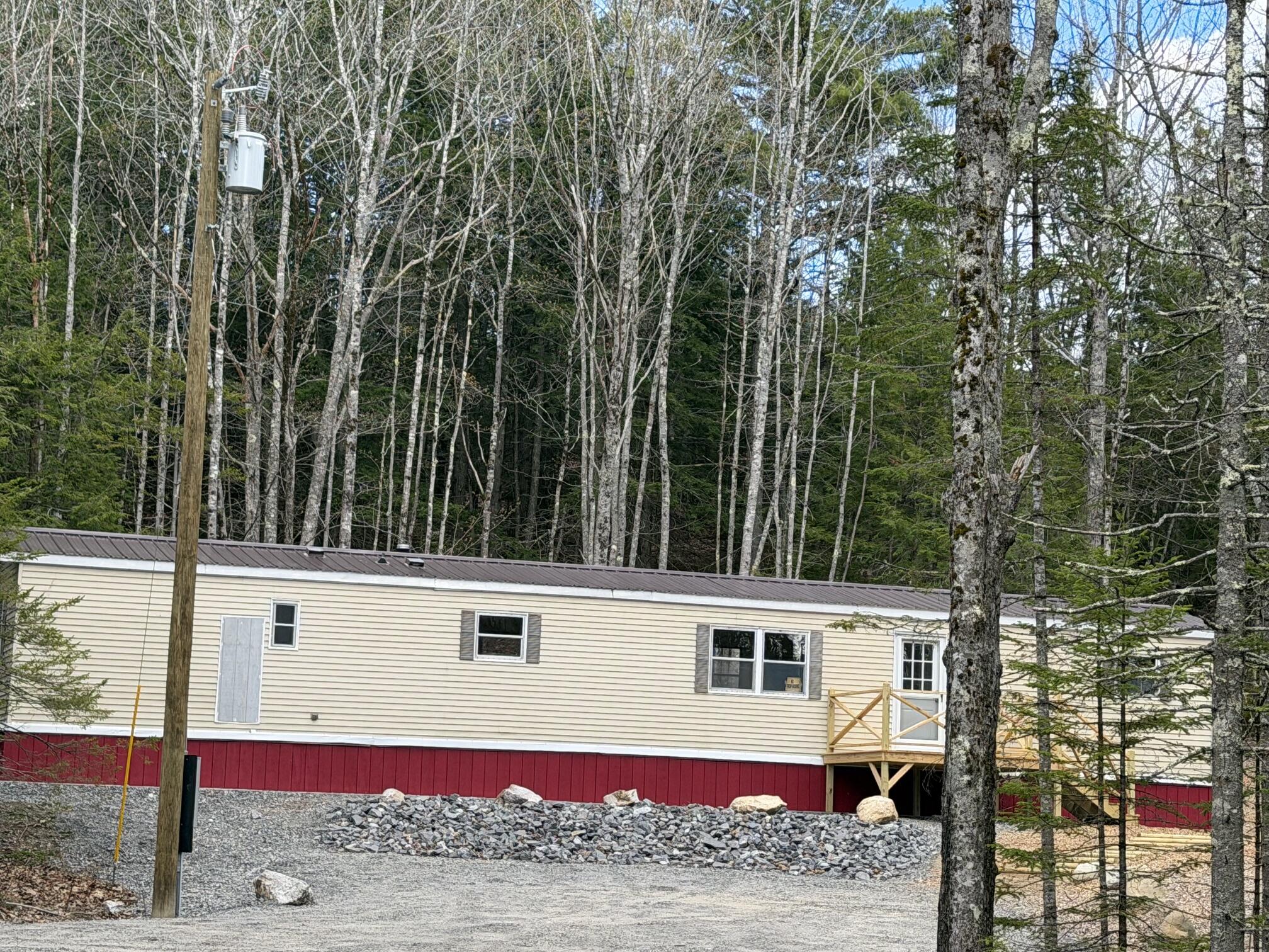 896 Middle Road Dresden ME 04342