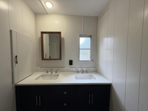 896 Middle Road Dresden ME 04342