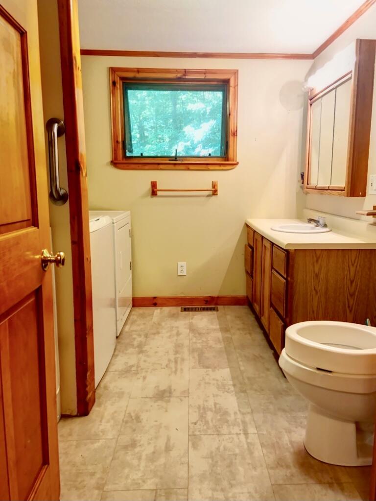 31 Roseanne Drive Winthrop ME 04364