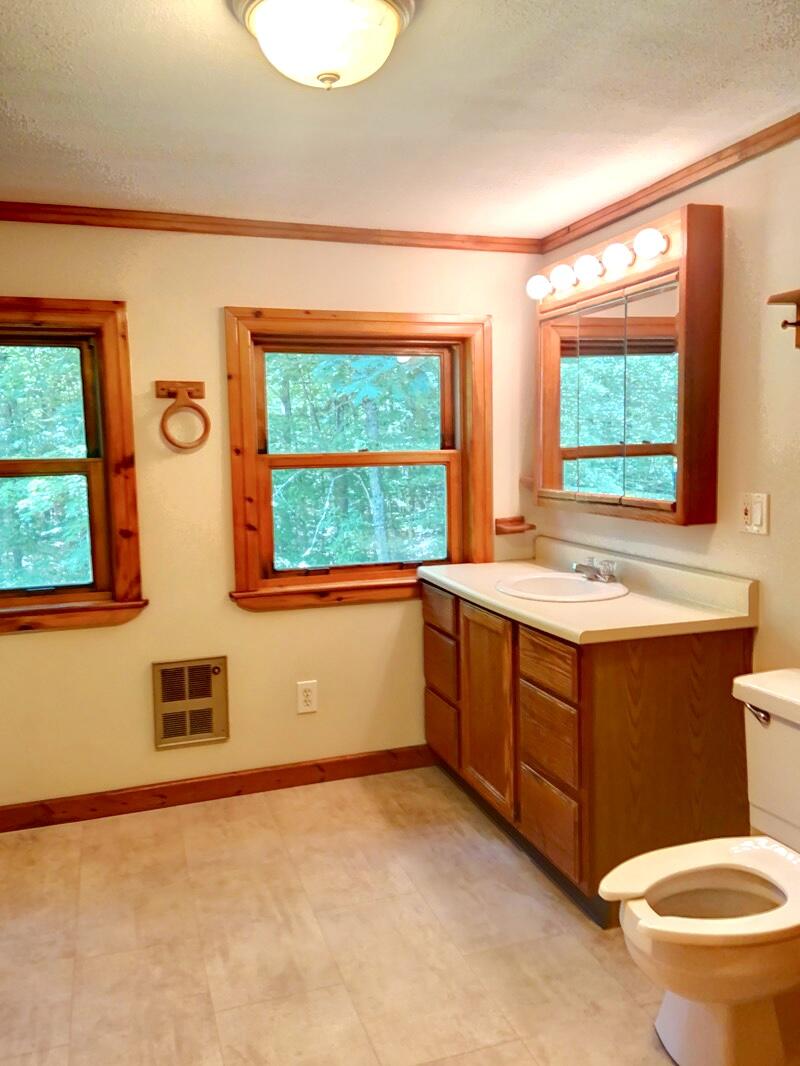 31 Roseanne Drive Winthrop ME 04364