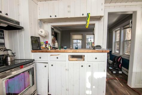 49 Nichol Street Paris ME 04281