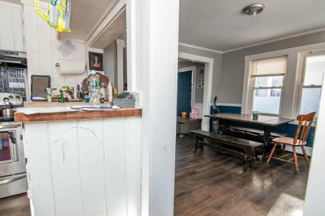 49 Nichol Street Paris ME 04281