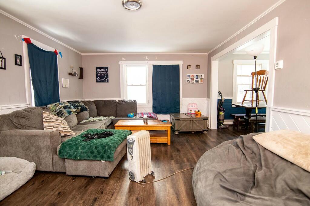 49 Nichol Street Paris ME 04281