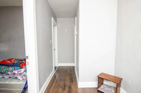 49 Nichol Street Paris ME 04281