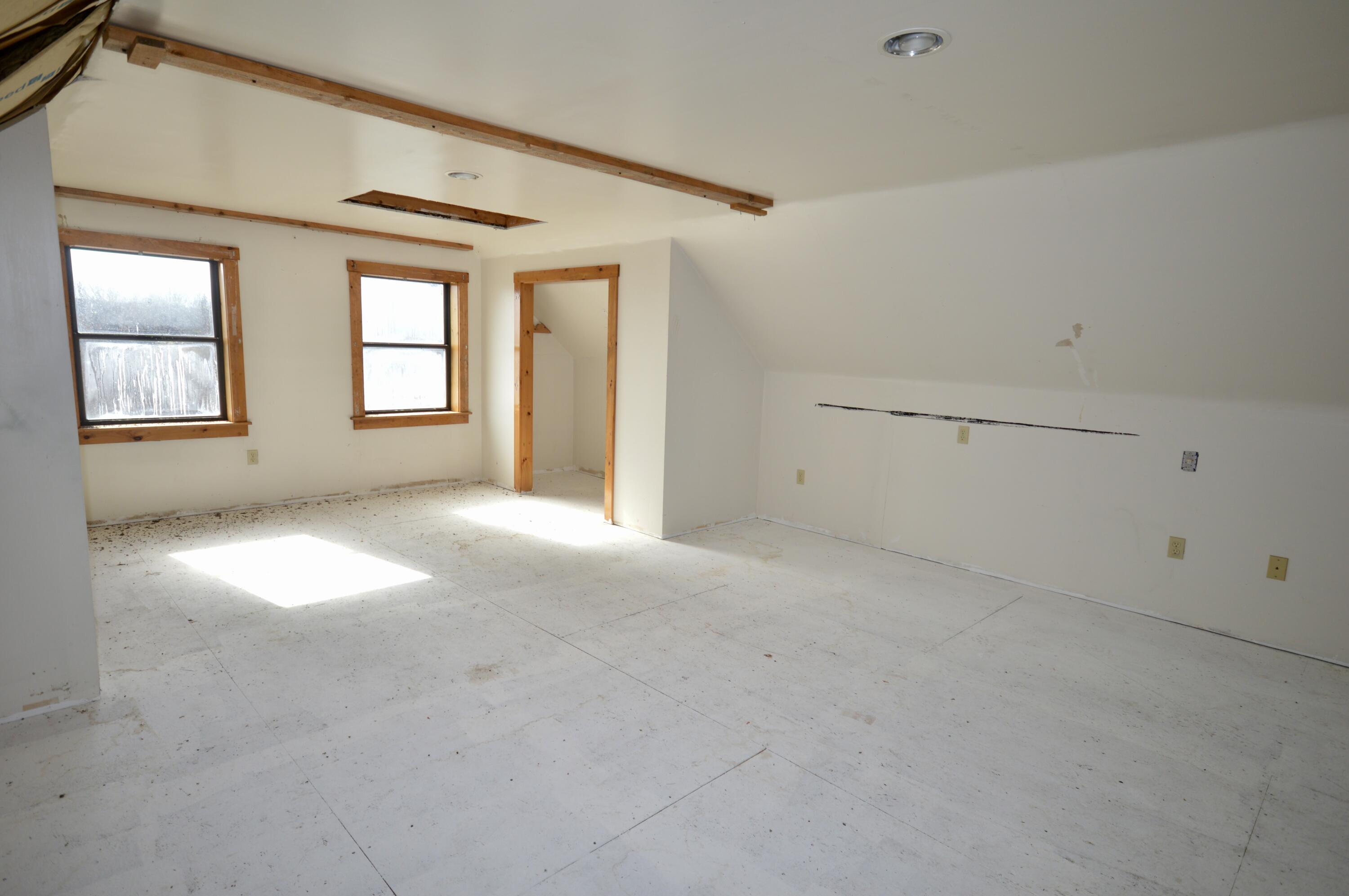 118 North Road Dixmont ME 04932