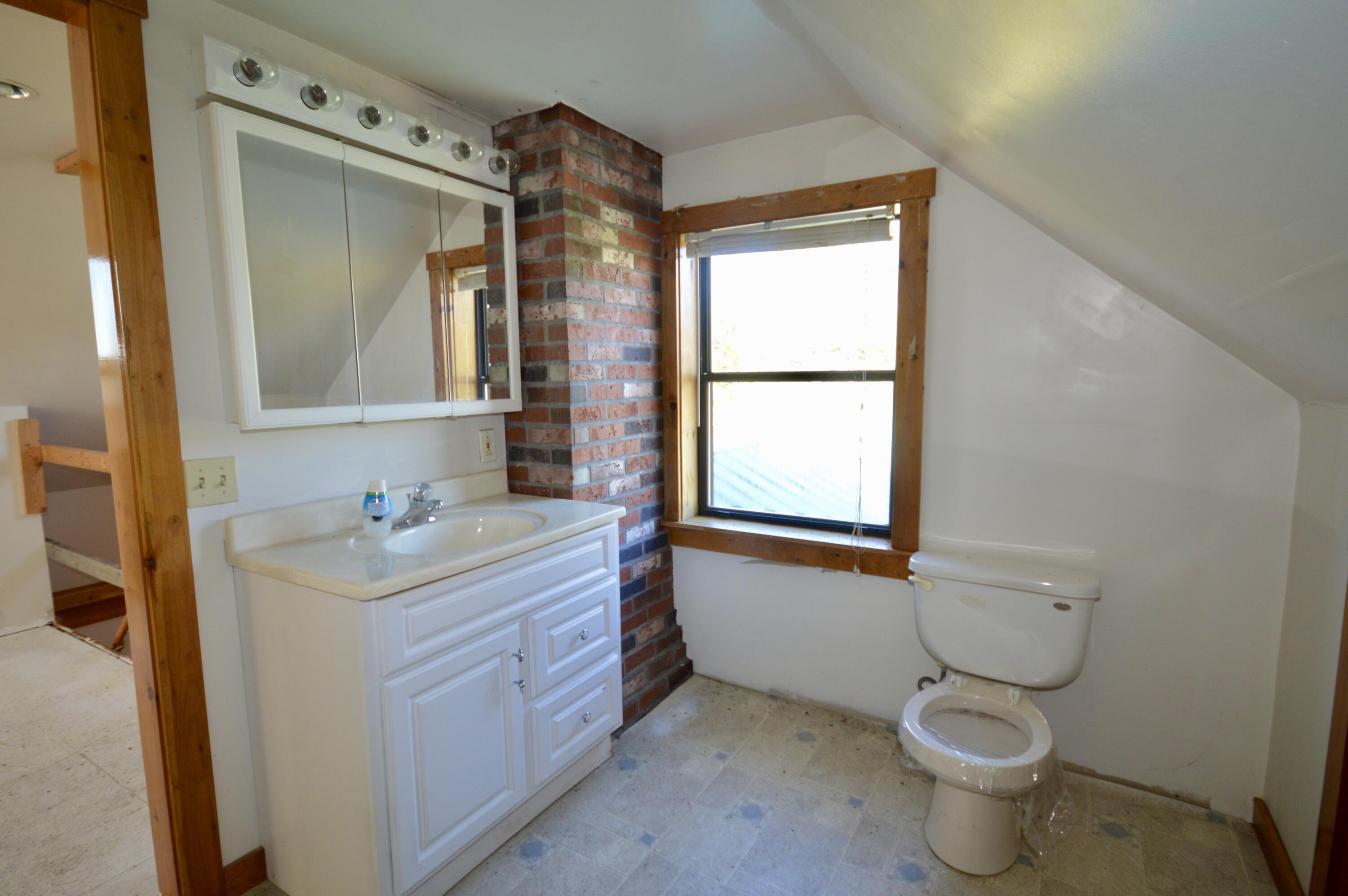 118 North Road Dixmont ME 04932