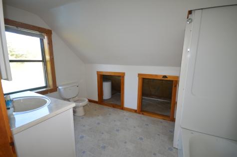 118 North Road Dixmont ME 04932