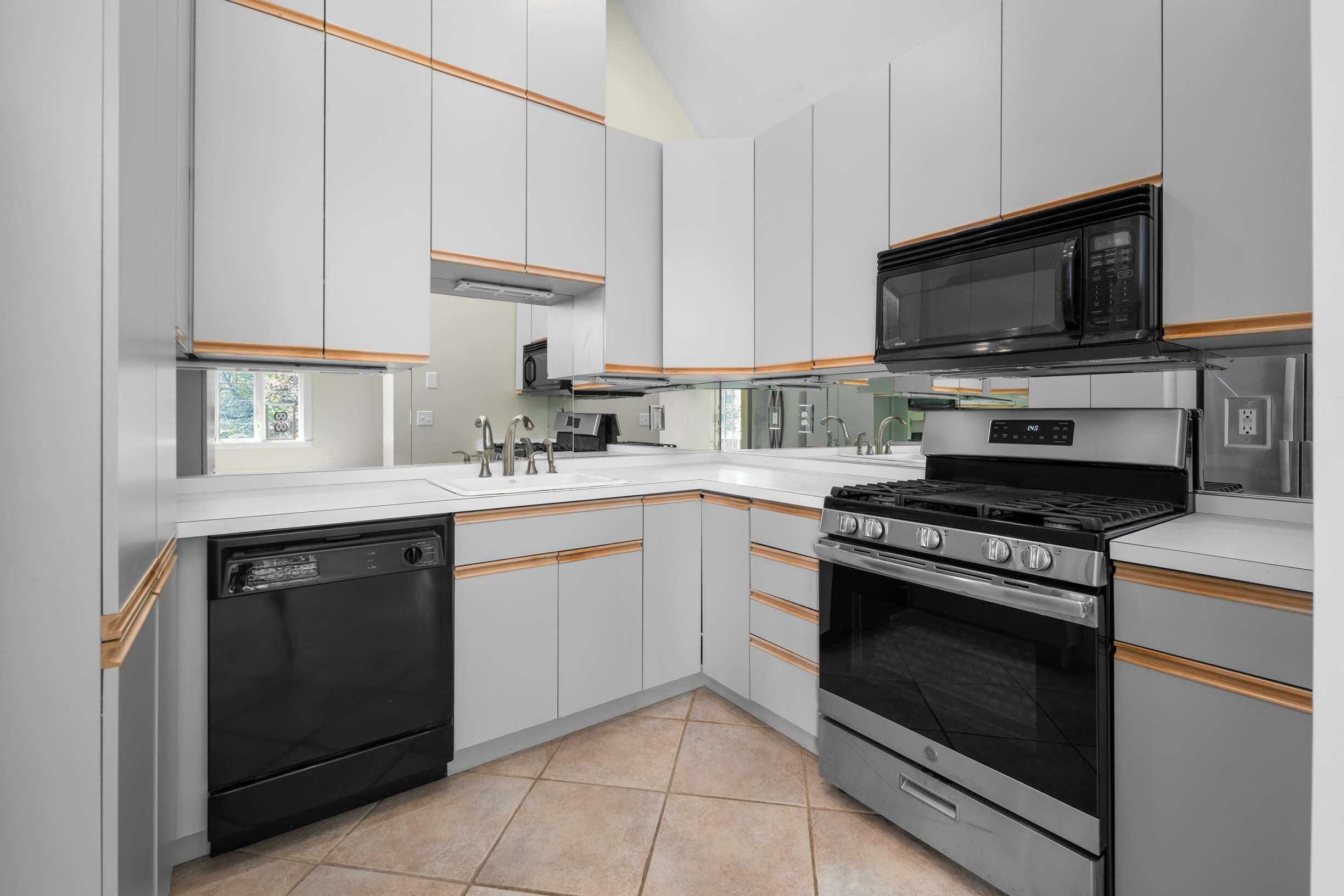 419 & 425 York Street York ME 03909