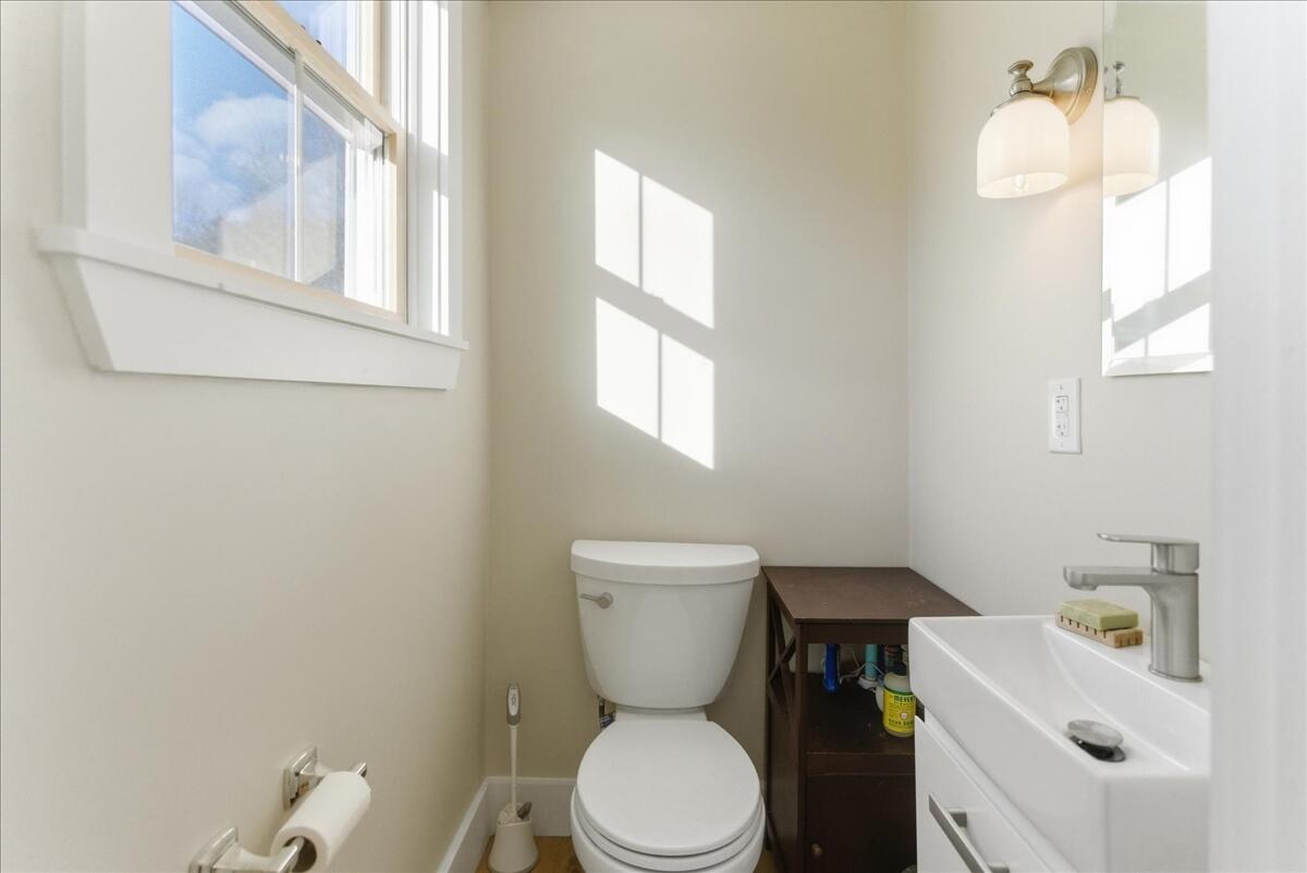 15 Lincoln Street Richmond ME 04357