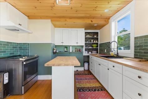 15 Lincoln Street Richmond ME 04357