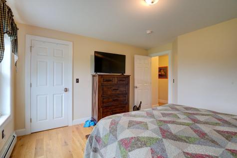 35 Allen Lane Naples ME 04055