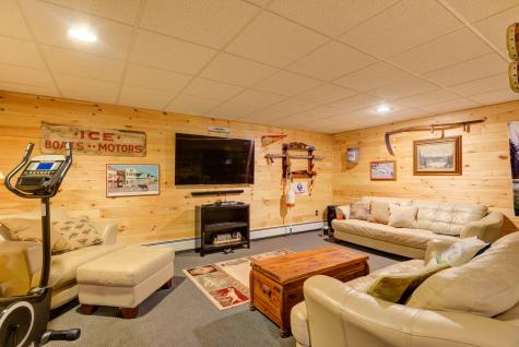 35 Allen Lane Naples ME 04055