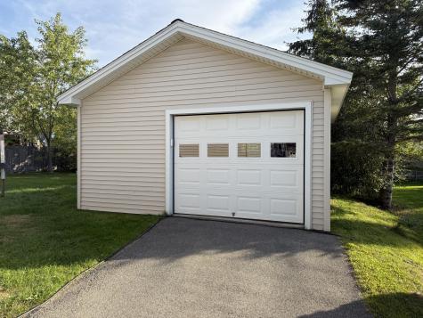 43 Robinhood Drive Brewer ME 04412