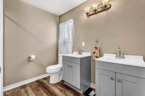 272 Enfield Road Lincoln ME 04457