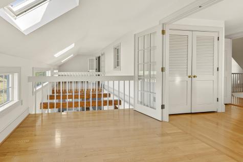 15 Wainwright Drive Cape Elizabeth ME 04107