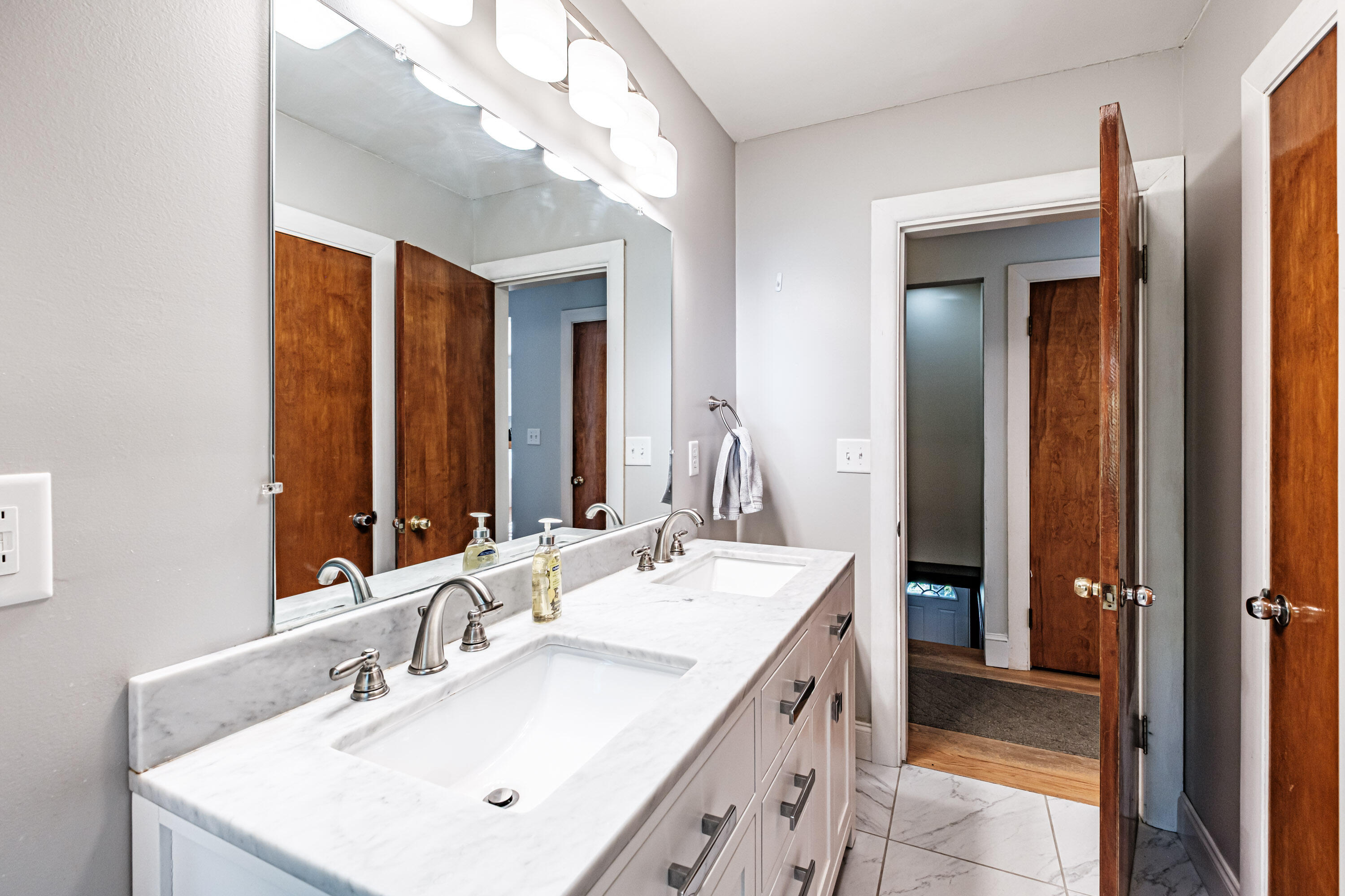 1033 Bridgton Road Westbrook ME 04092