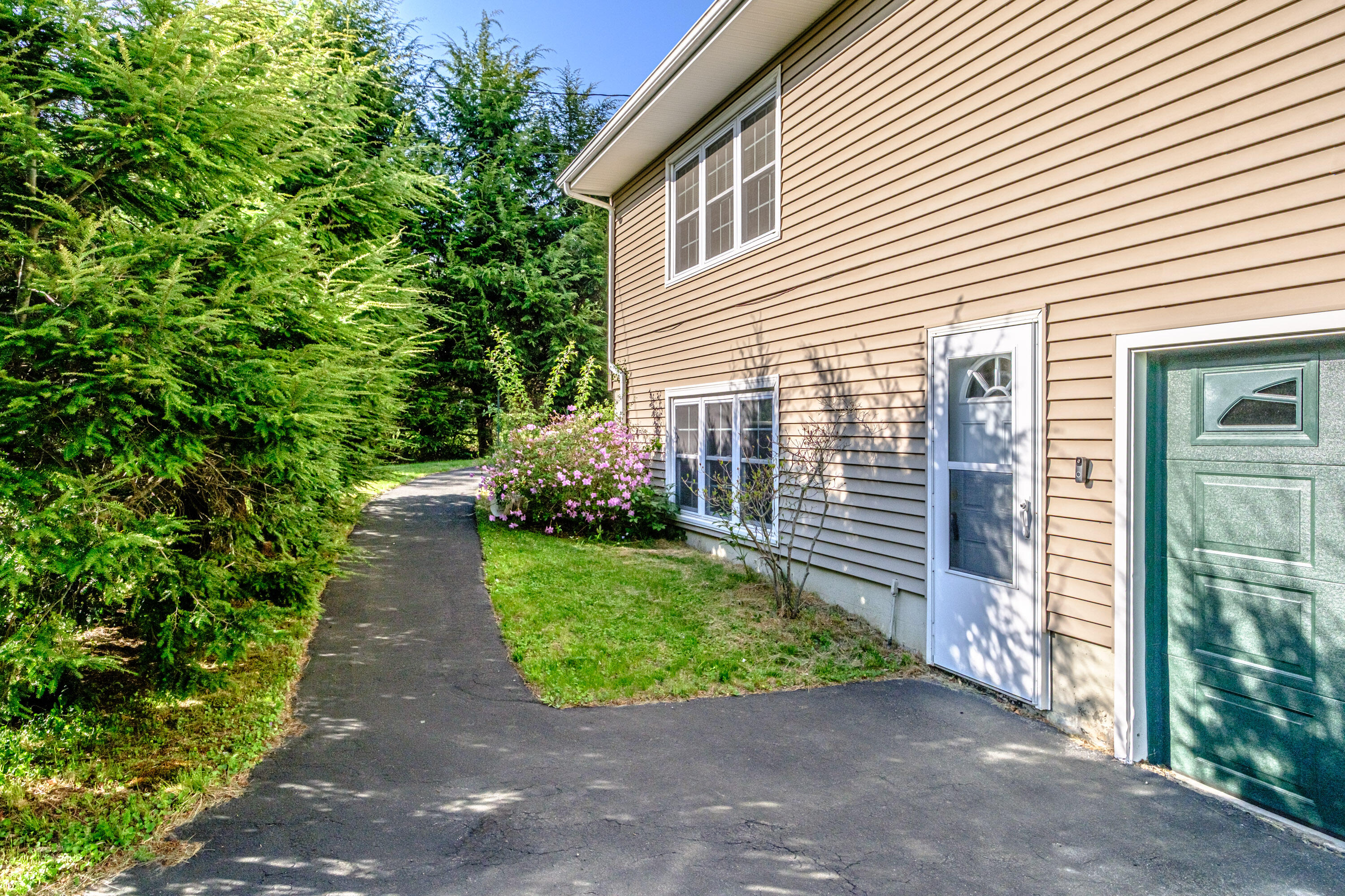 1033 Bridgton Road Westbrook ME 04092