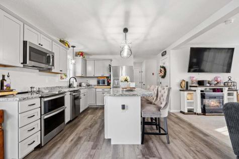 5 Coltons Way Saco ME 04072