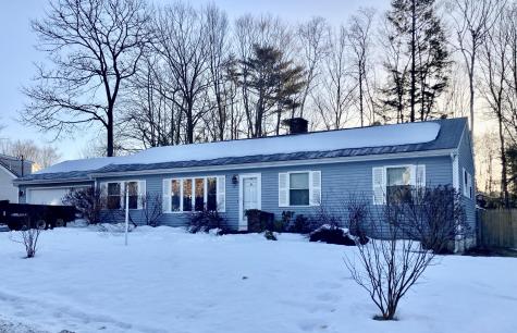 27 Woodside Drive Lewiston ME 04240