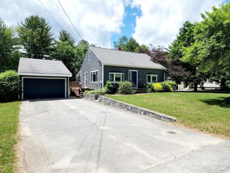 32 Amherst Street Auburn ME 04210