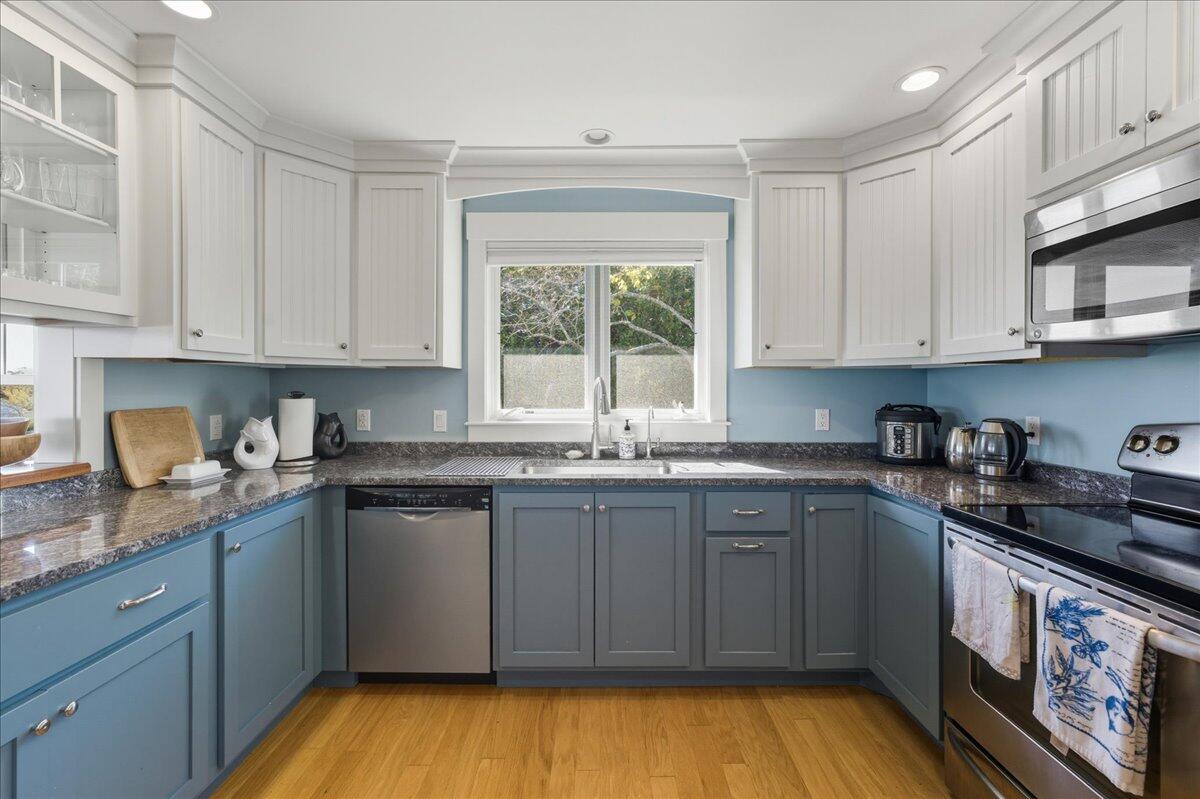 79 Perkins Street Castine ME 04421