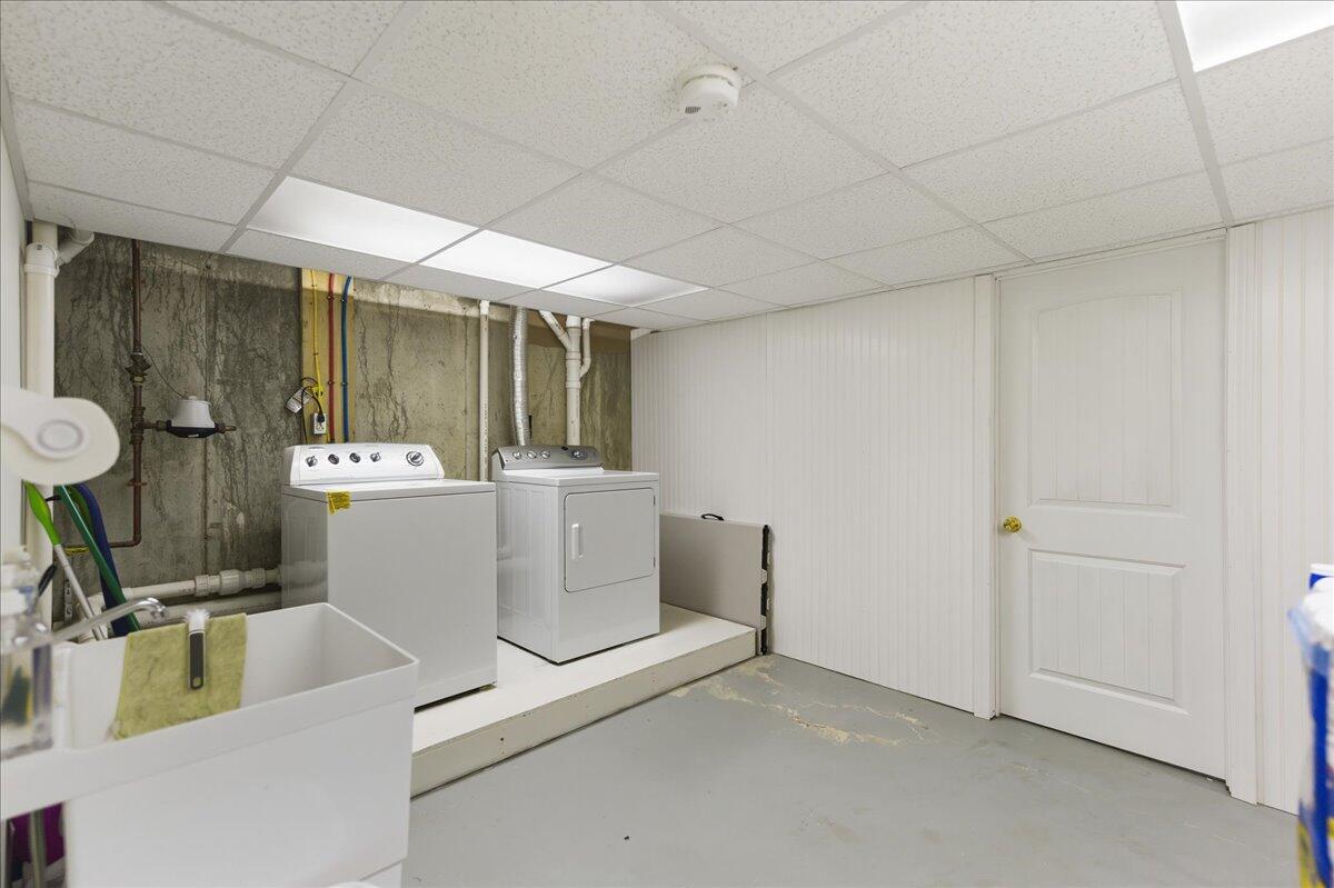 79 Perkins Street Castine ME 04421