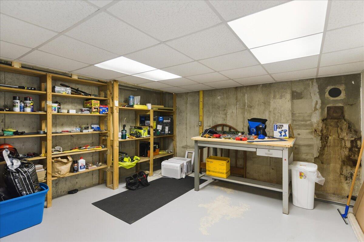 79 Perkins Street Castine ME 04421