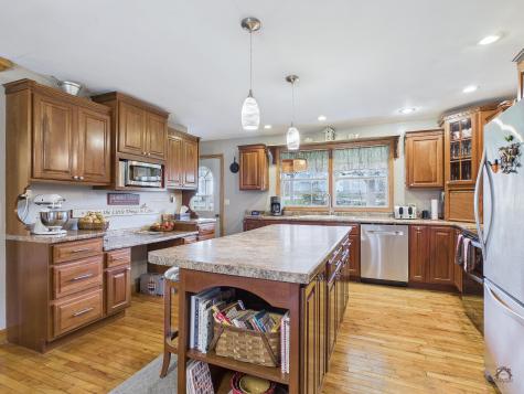 43 Peaslee Road Pittston ME 04345