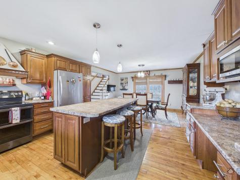 43 Peaslee Road Pittston ME 04345