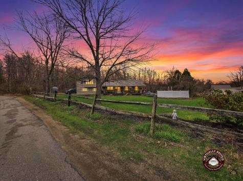 43 Peaslee Road Pittston ME 04345